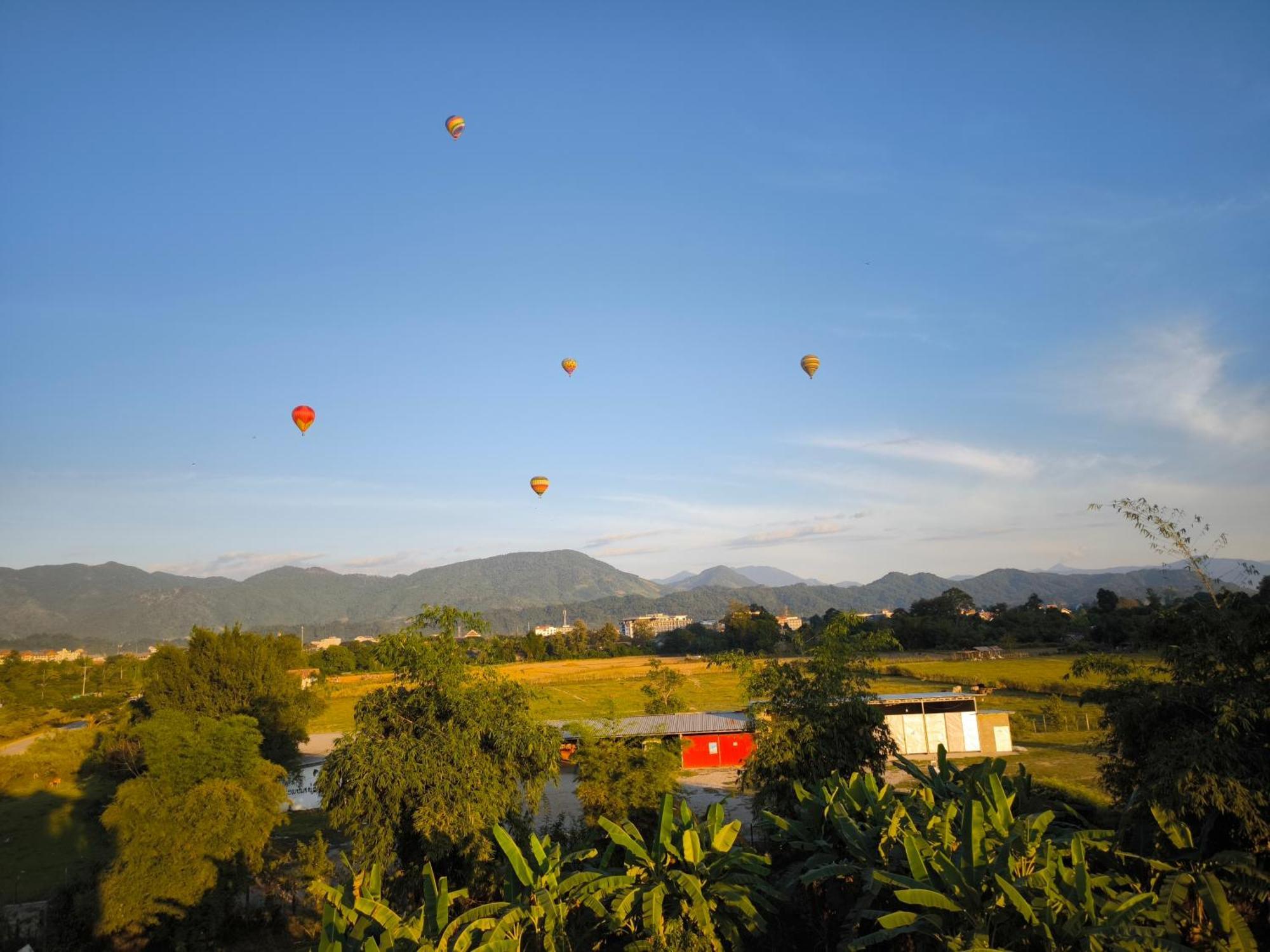 Dd Guesthouse Vang Vieng Ngoại thất bức ảnh